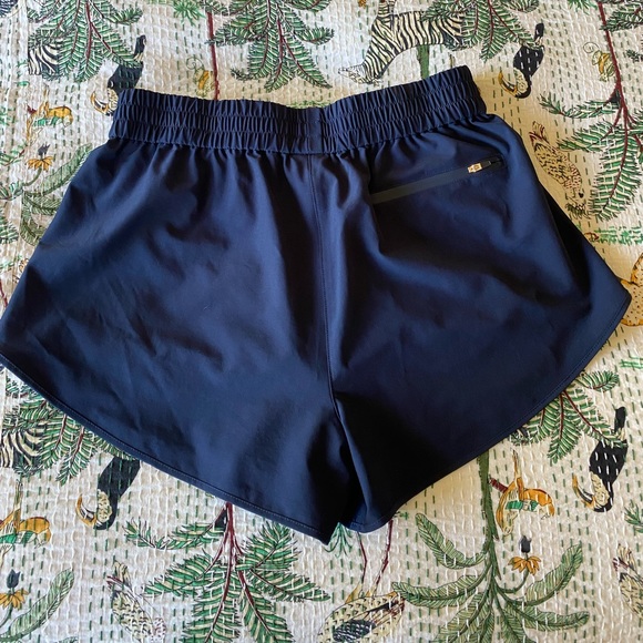 P.E Nation, Like NEW, set of 4 shorts. The Full Time Short. - Picture 7 of 15